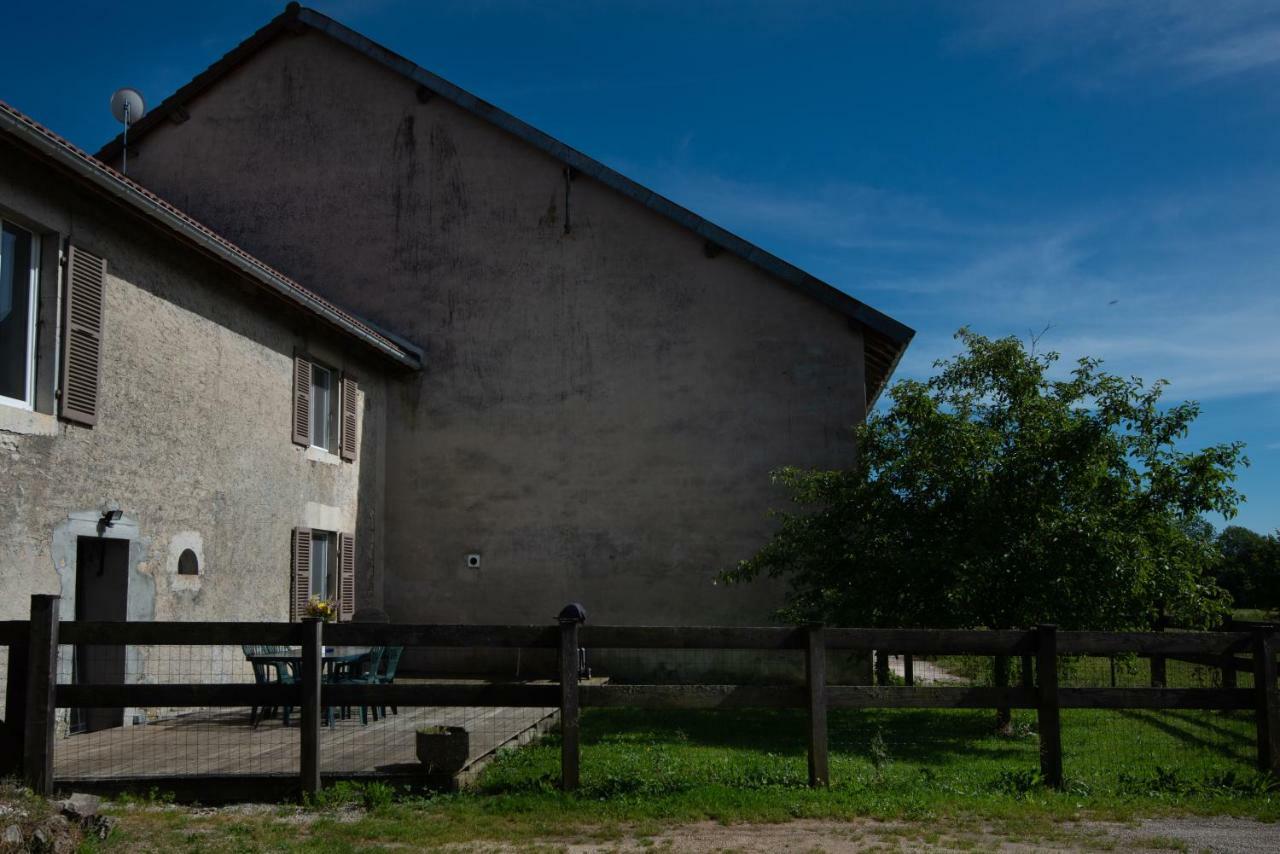 Gite La Janiat Montigny-sur-l'Ain Exterior foto